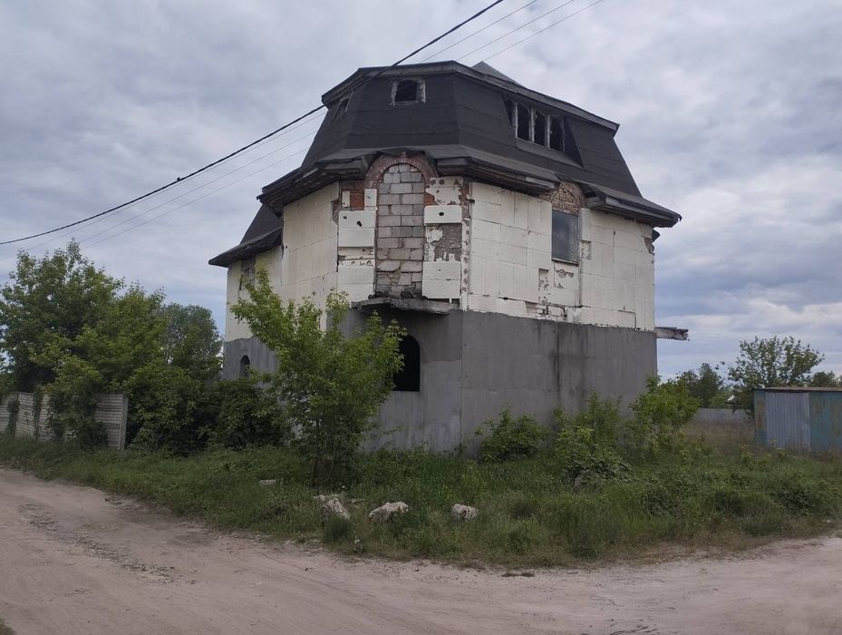 Продам будинок місто Київ на березі озера