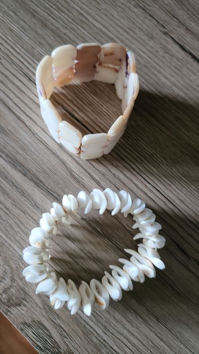 Dwie bransoletki damskie