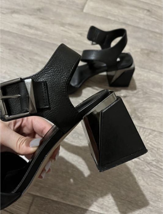 Босоніжки натуральна шкіра, Італія