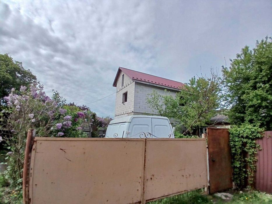 Продаж частини будинку 120м.кв. з комунікаціями пр. Київський