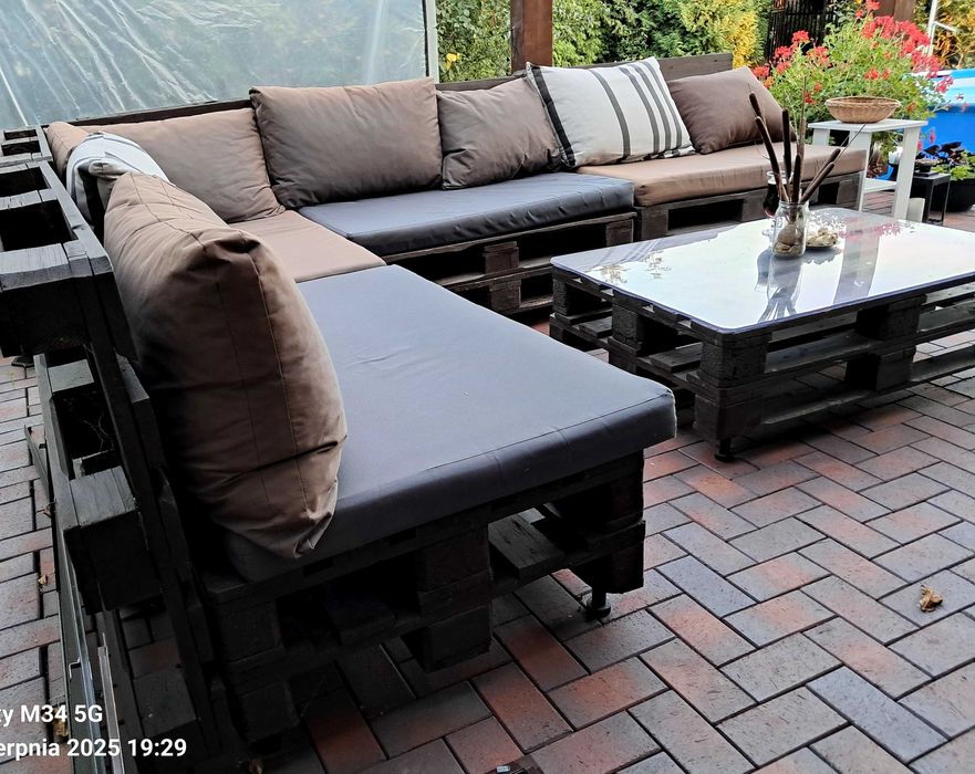 Narożnik ogrodowy z palet