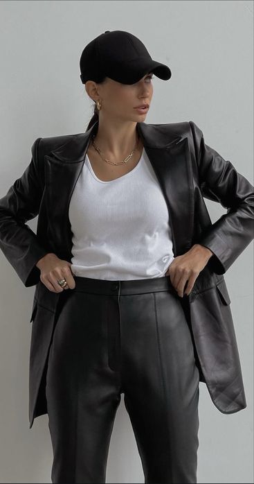 Пиджак женский кожаный Artem Smirnov