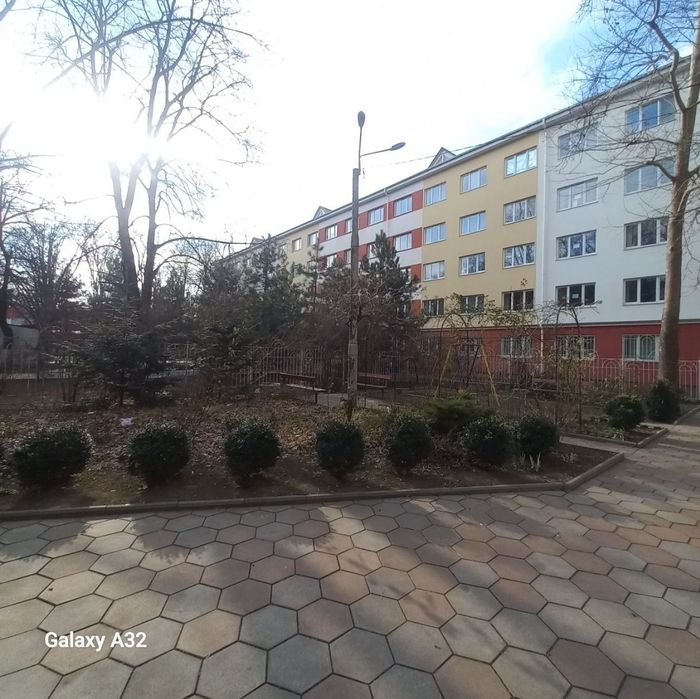 Продам 4-ком квартиру 133м. От Хозяина.  Можно под Бизнес