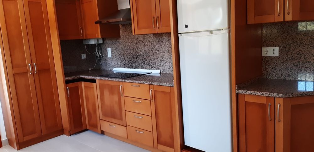 Moradia em Azoia Sesimbra com piscina como nova