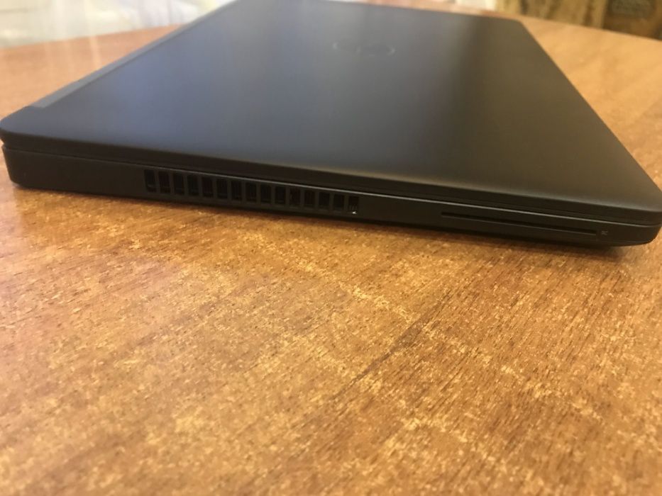 Ультрабук 15" FHD Dell Precision 3510 (i5-6440HQ/16/256/W5130M)
