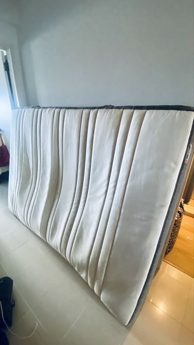 (Lista de espera) Cama de casal + colchão IKEA