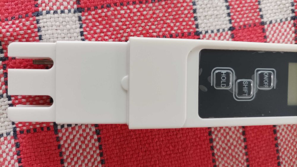 medidor de TDS e EC para controlar a água.
