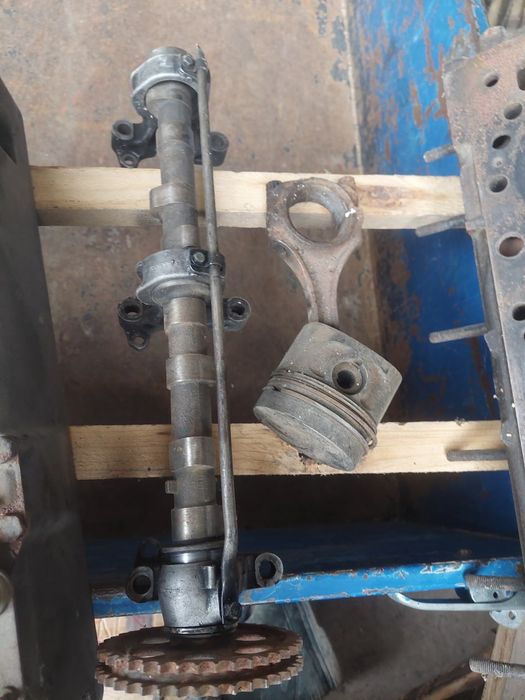 Запчастини двигуна до мерседес 123 2.4 616 мотор