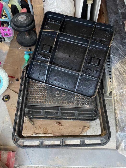 1 Tampa Saneamento Ferro Fundido 60X60 LISA D 400 (tenho 3 UNIDADES)