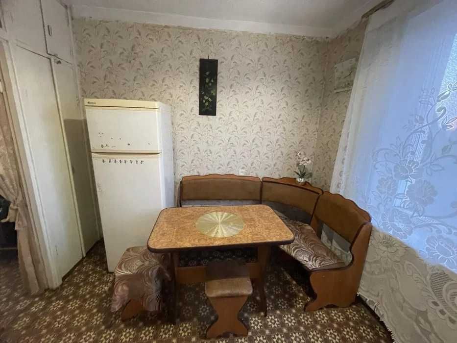 Продам 1-кімнатну квартиру "чешка" район 22-ї школи