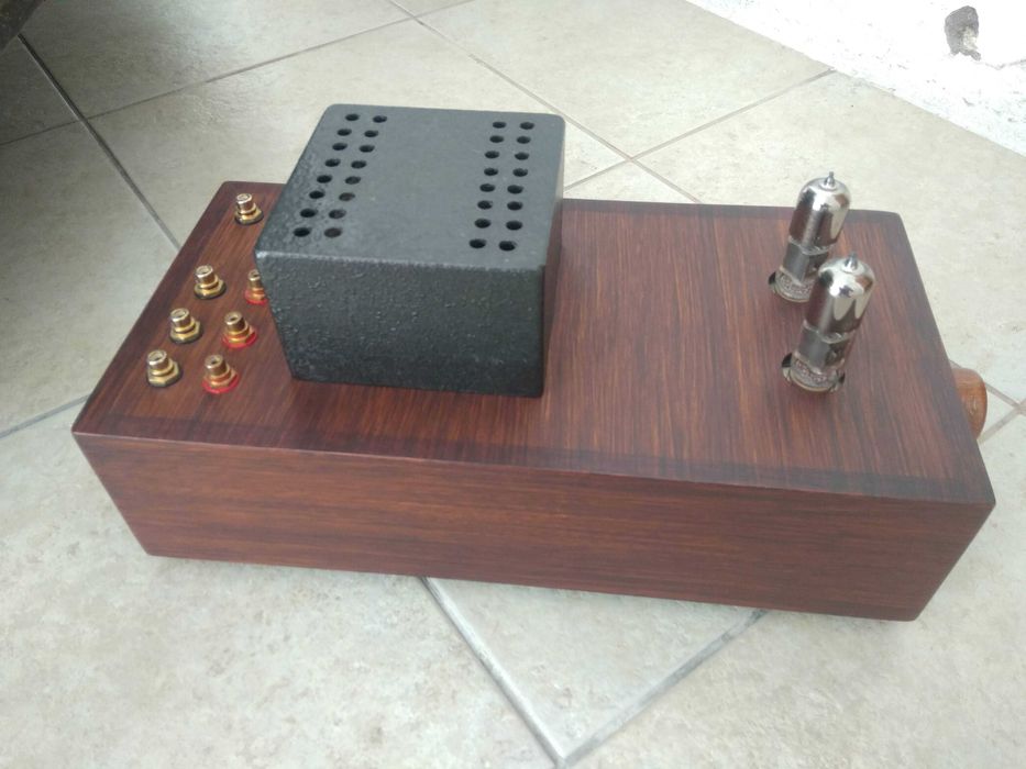 Pré-amplificador áudio a válvulas 6Э5П