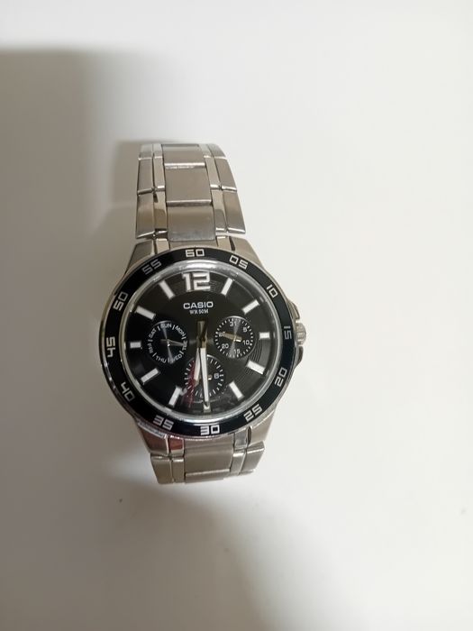 Zegarek męski firmy CASIO 1300