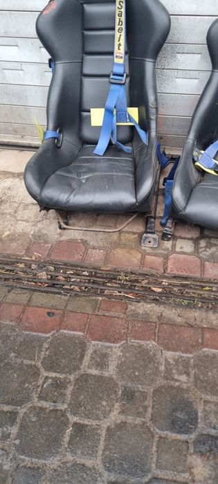 Fotele kubełkowe z pasami  Nissan Patrol