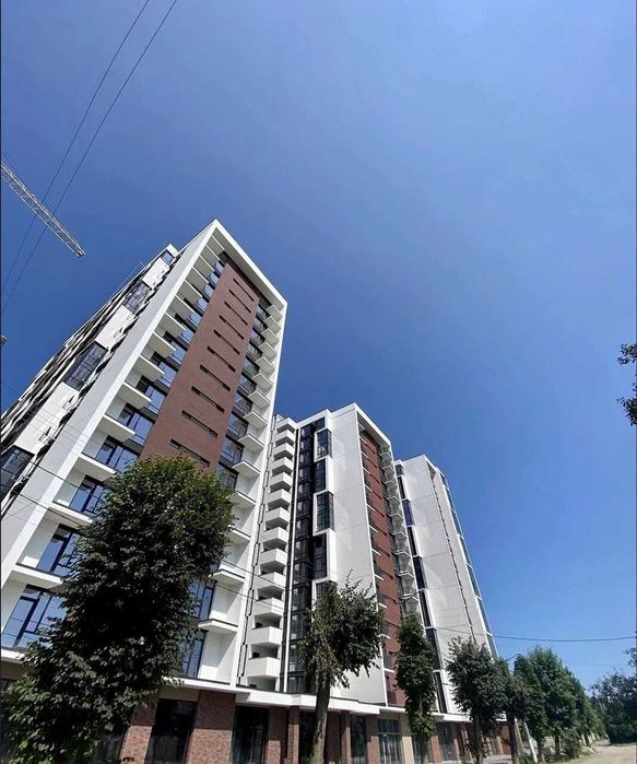 Видова 2-кімнатна квартира в ЖК “Manhattan” — бізнес-клас біля міського озера!