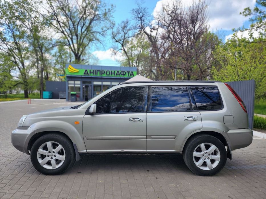 Продам Nissan X-trail 2.2 Турбо дизель полный привод
