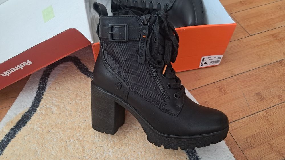 Damskie botki na obcasie