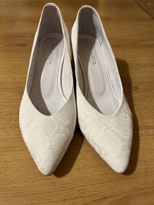Білі туфлі 40 розмір