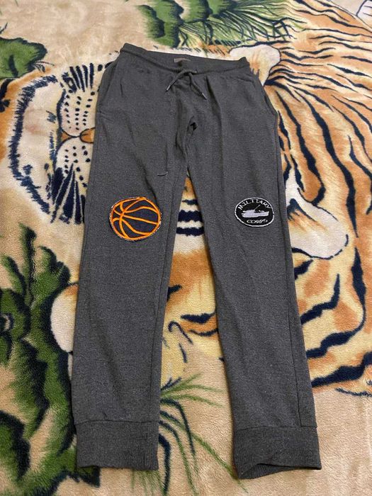 Толстовка черная с капюшоном молнией принт белые звёзды FLASHLIGHTS