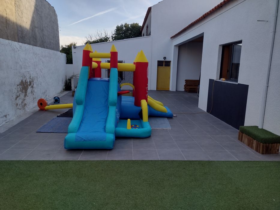 Insuflável Happy Hop - 8 in 1 Jumping Castle - 9071R