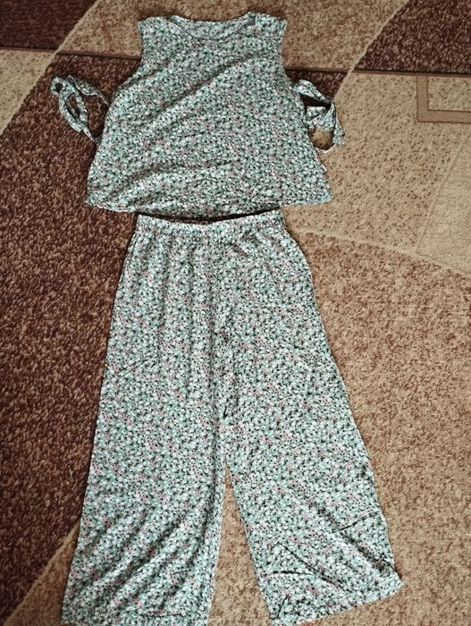 Літній костюм зі штапелю