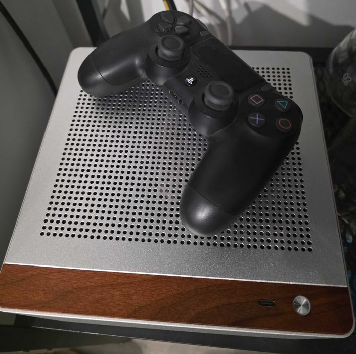 Mini komputer RTX 5060, 32gb ram, I3-12100f, jonsbo nv10