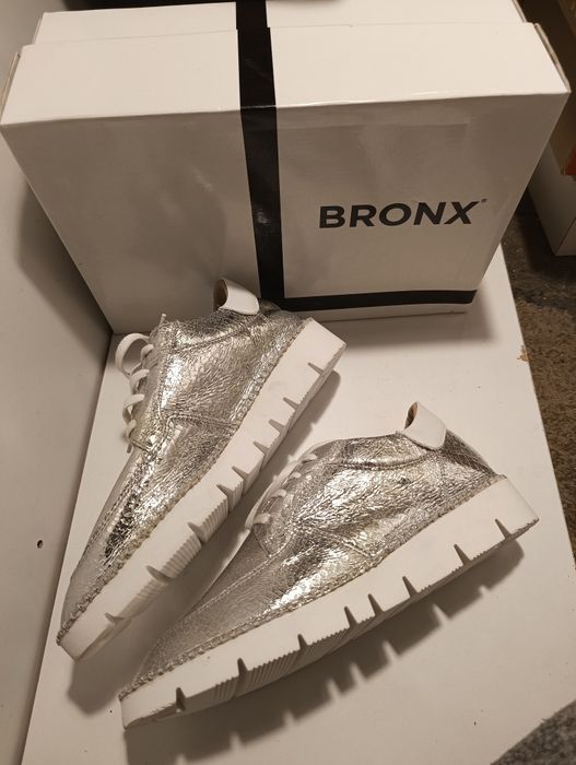 Nowe buty Bronx 39 skórzane srebrne skórzane skóra