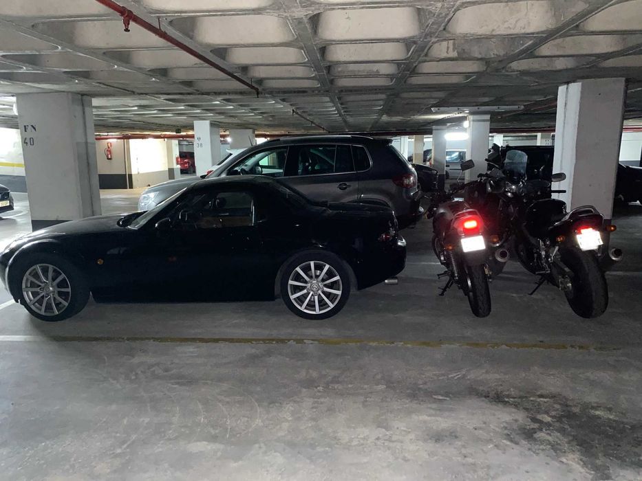 Arrendo Lugar de Garagem em Benfica (carro + mota)