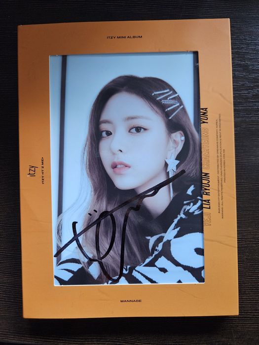 ITZY Wannabe autograf Yuna kpop album