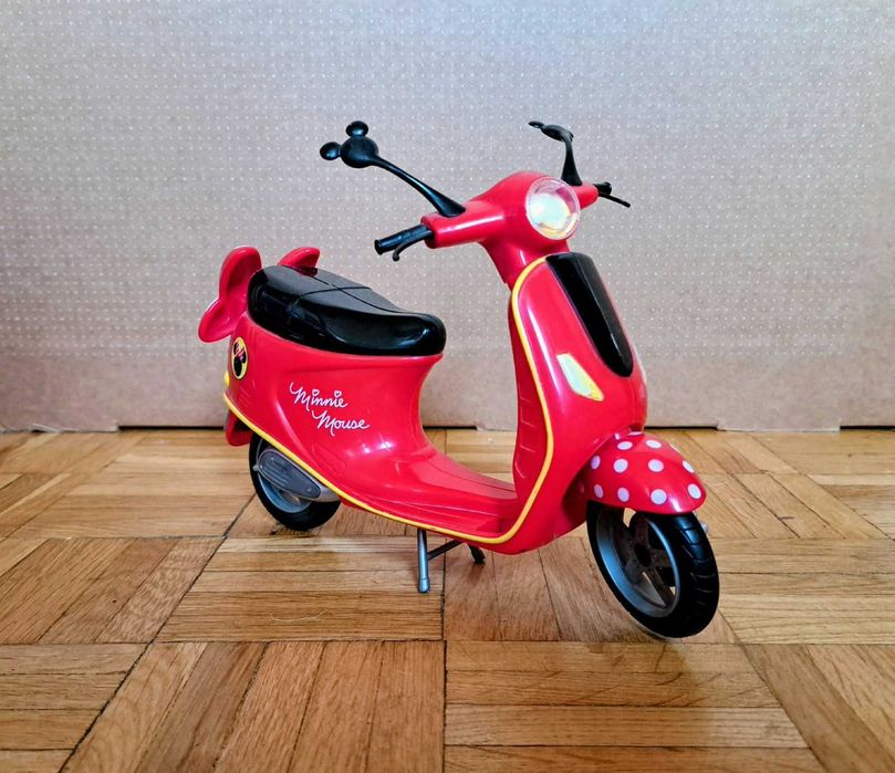 Skuter dla lalki Barbie, myszka Minnie.