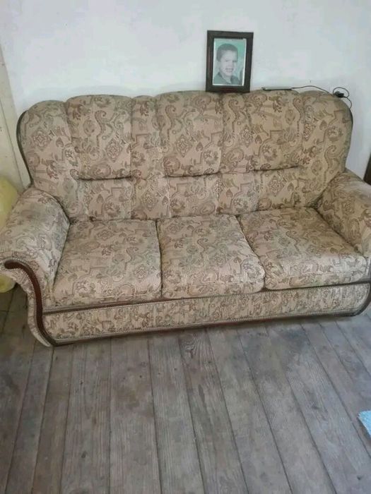 Vendo conjunto de três sofás