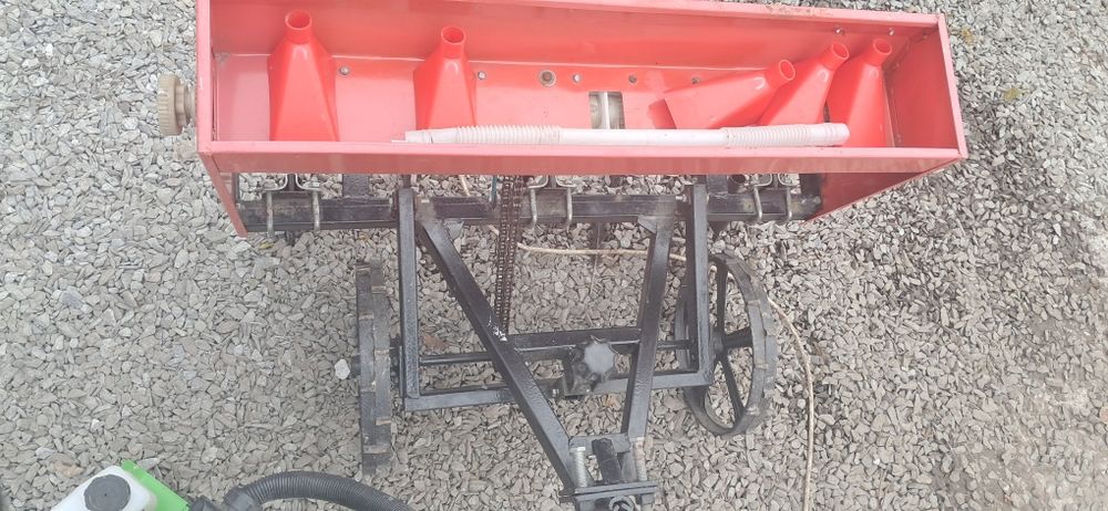 Сівалка п'ятирядна Заря для мотоблока, мотосапка