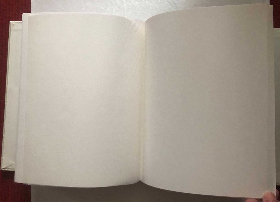 Продам весільні фотоальбоми 5 шт., нові, гарні, дешево.