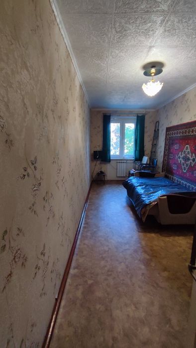 3-х комн. квартира СевГОК, остановка "Стадион" 3-й этаж, не угловая