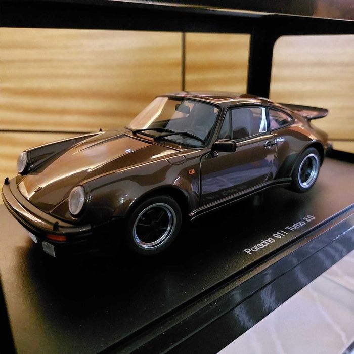 Porsche 911 (930) Turbo 3.0 Brown Copper Metallic 1976 AUTOart 1:18