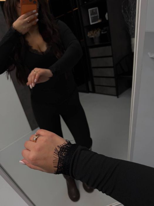 Віскозна кофтинка з мереживом