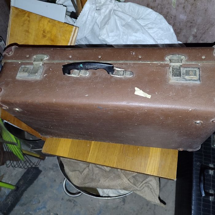 Продам недорого валізи часів союзу