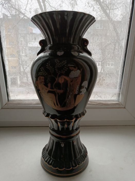 Продам керамічну вазу