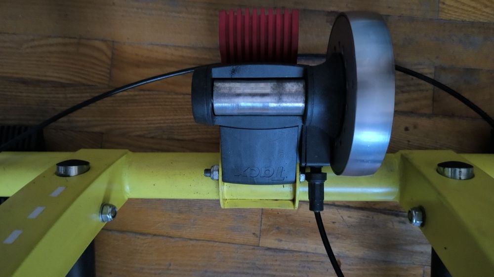 Tacx Cycleforce Swing T1460 велостанок магнітний на 7 передач