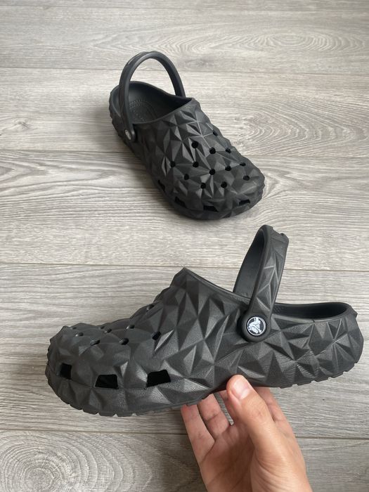 Crocs classic geometric clog чоловічі фірмові сабо р.42 27 см