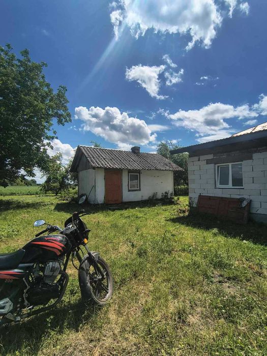 житловий будинок та земельна ділянка 85 сот., с. Мазярка