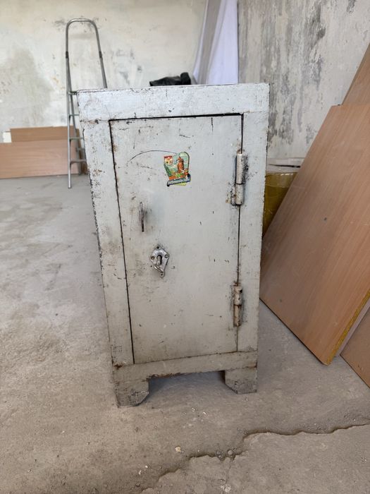 Сейф металлический для хранения