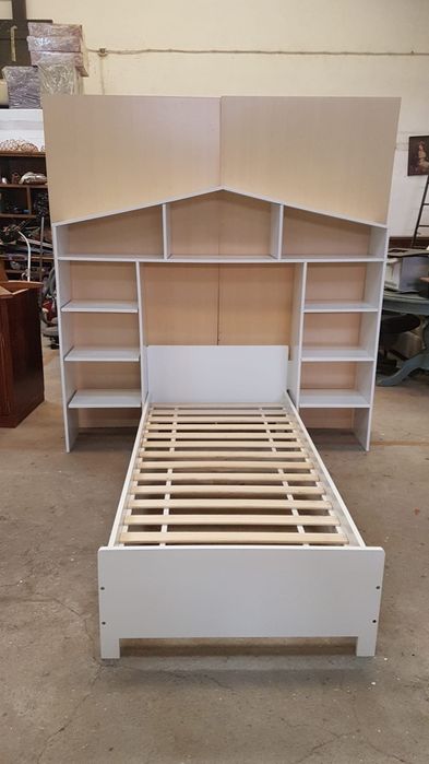 Cama de criança sem colchão
