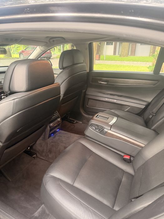 BMW Seria 7 F01 750i xDrive | 4.4 V8 | 450 KM | 2009 | Czarna Limuzyna