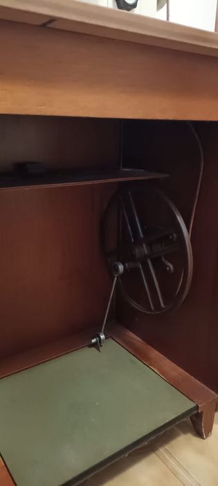 Máquina de costura eléctrica Bernina