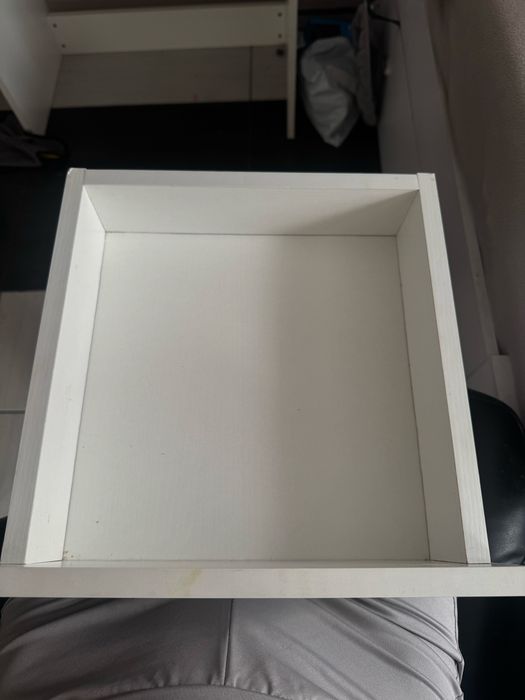 toaletka biala w stanie dobrym