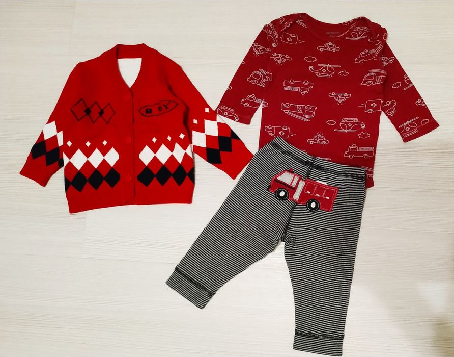 Продам детский костюм фирма Carter's