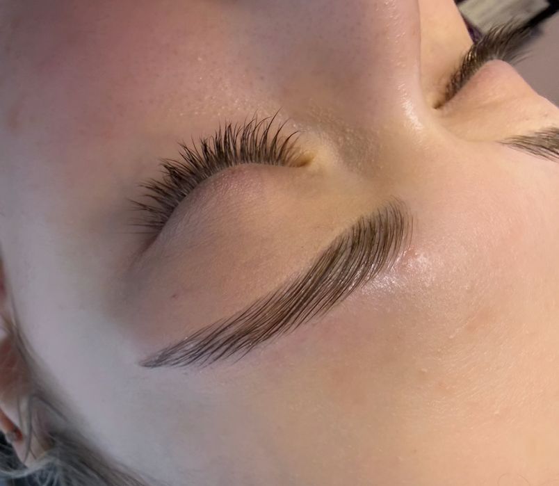 Profesjonalna stylizacja brwi – lifting, regulacja, henna