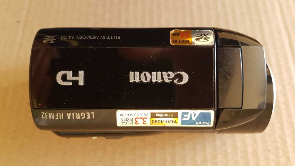 Видеокамера Canon Legria HF M32