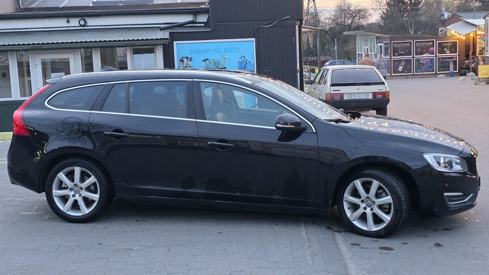 Volvo V60 T5 2.0 бензин