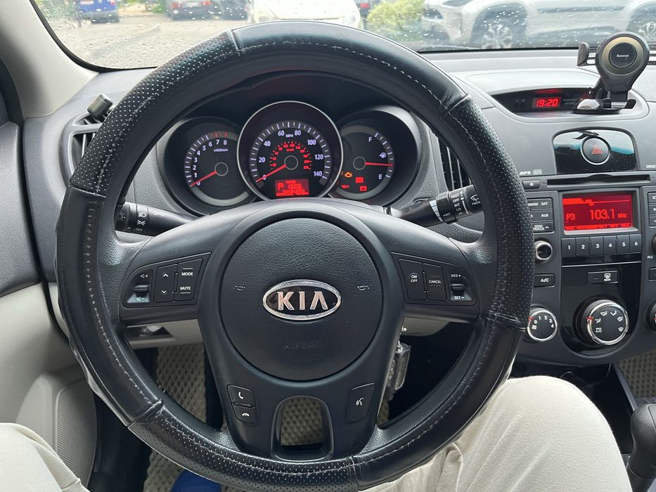 Kia Forte 2009 VIN KNAFU4A23A5830656 фото оголошення 10 з 24